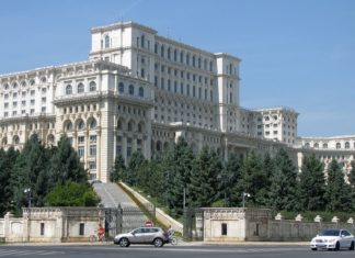 casa-poporului guida romania online palazzo del parlamento