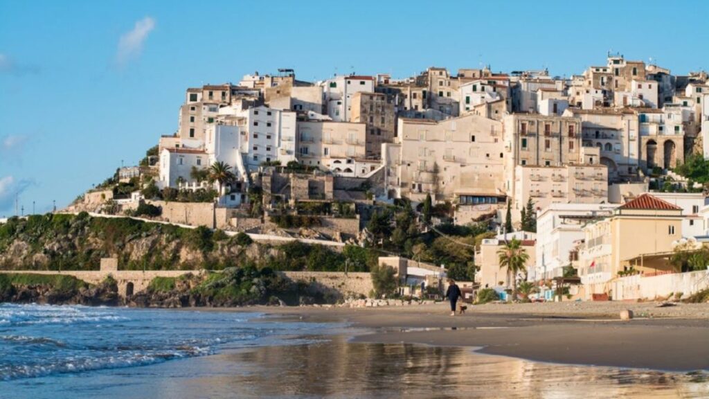 Viaggiare da soli a 60 anni: le mete più sicure e accessibili del 2026